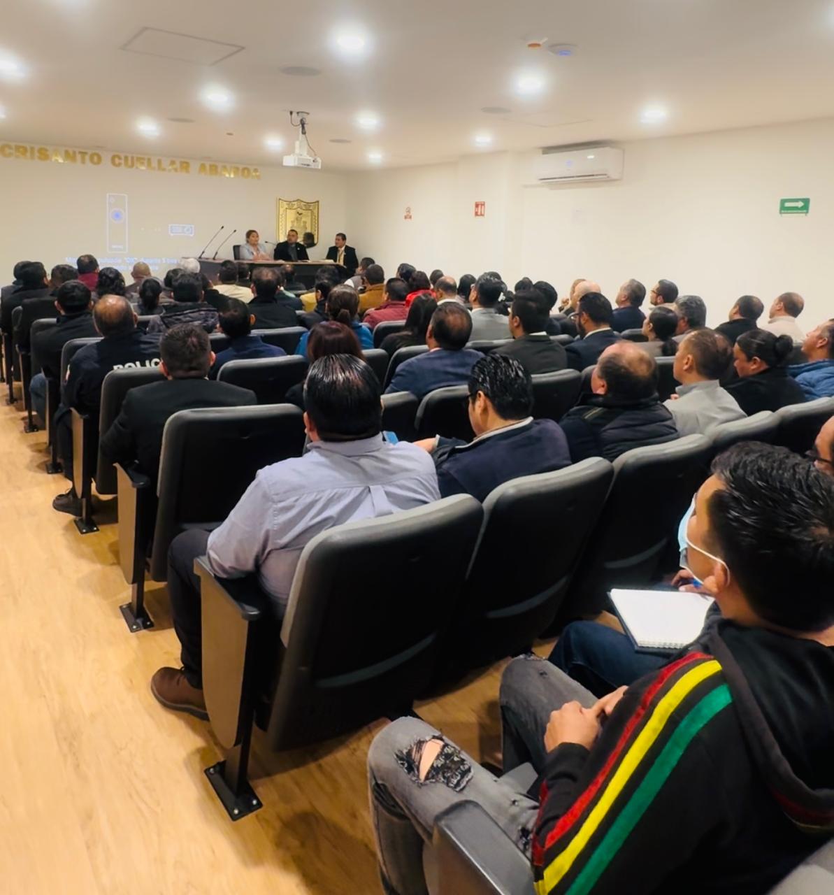 FGR imparte plática en materia de detención y aseguramiento a presidentes municipales electos en Tlaxcala